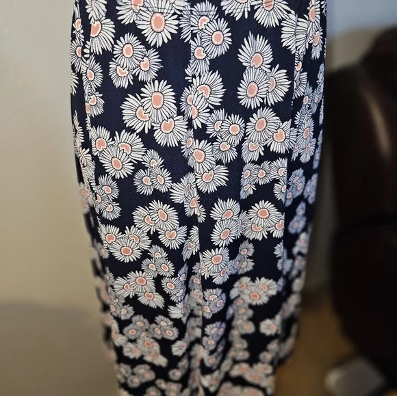 Womans Blue Floral Print Knee Length Skirt Size 8 - Picture 3 of 10